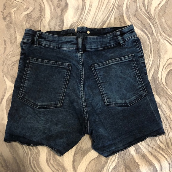 H&M shorts 🌵 - Picture 3 of 3